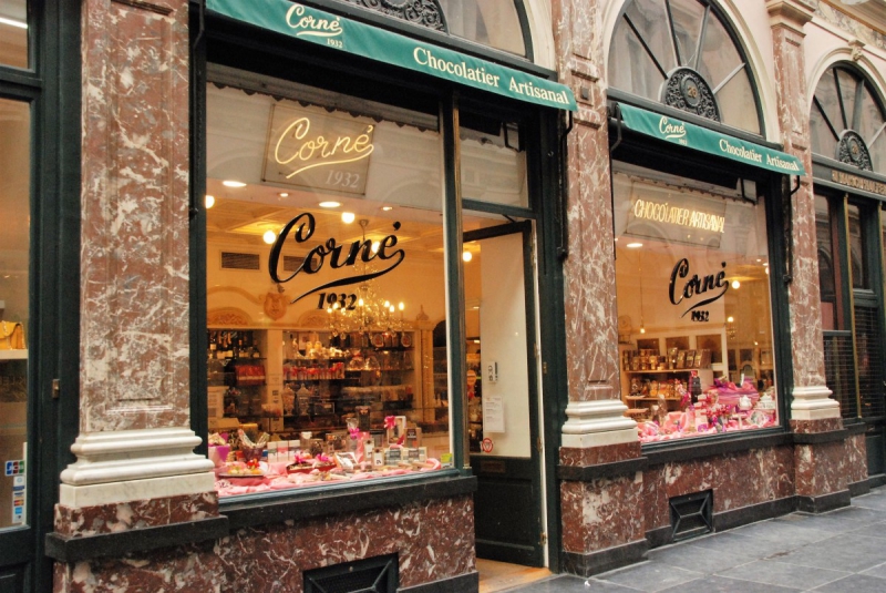 patisserie-CANNES-min_chocolate_chocolaterie_shop_luxury_chic_gallery_brussels_belgium-558146